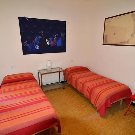 Sea In The Center Of - 5 Terre * Levanto