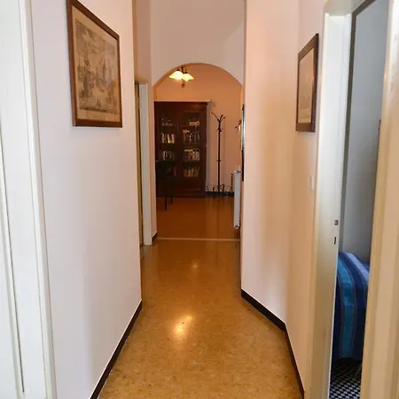 Sea In The Center Of - 5 Terre *