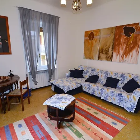 Sea In The Center Of - 5 Terre